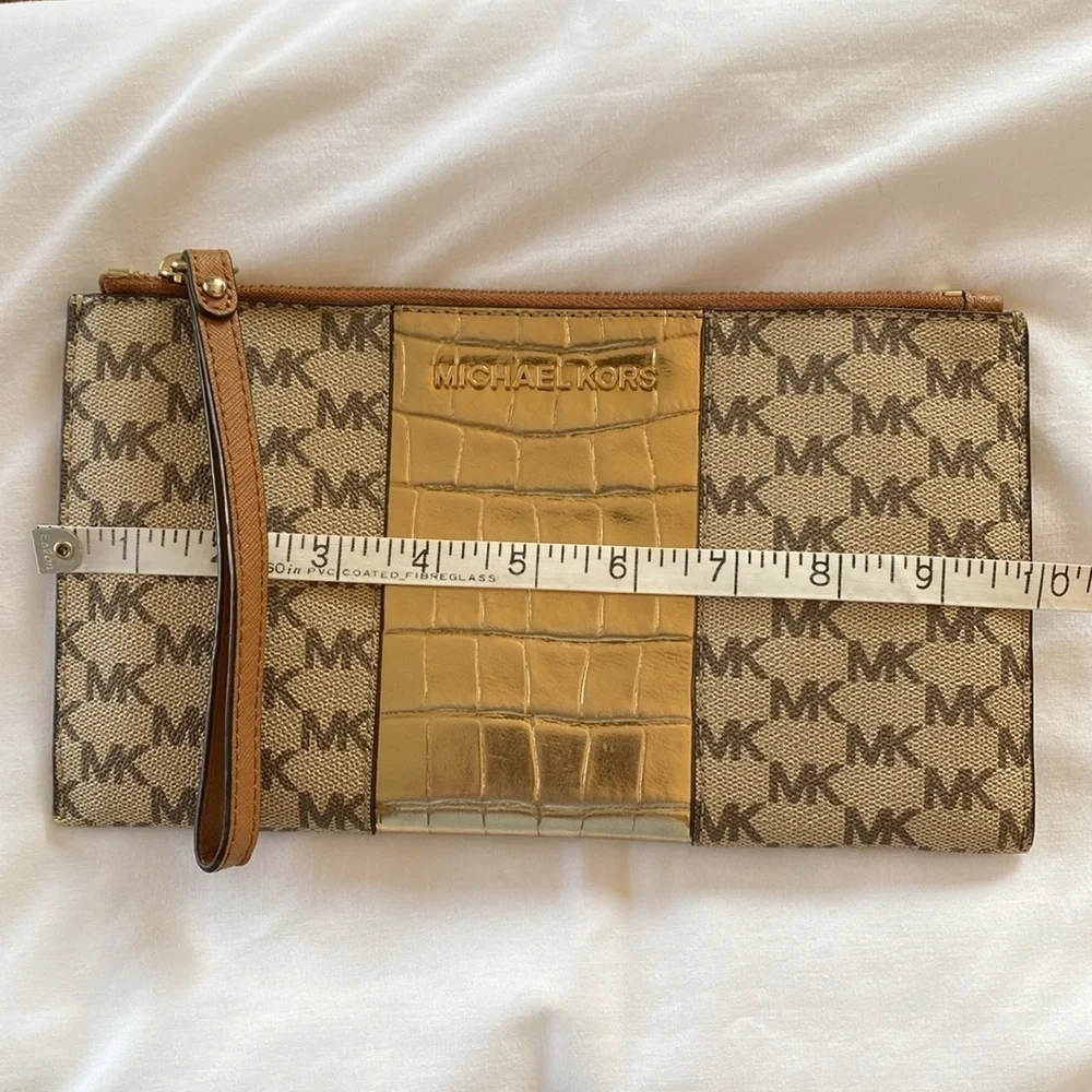 Michael Kors Beige/Gold Croc Embossed Leather and MK Canvas Wristlet Clutch. 10” - Picture 13 of 15